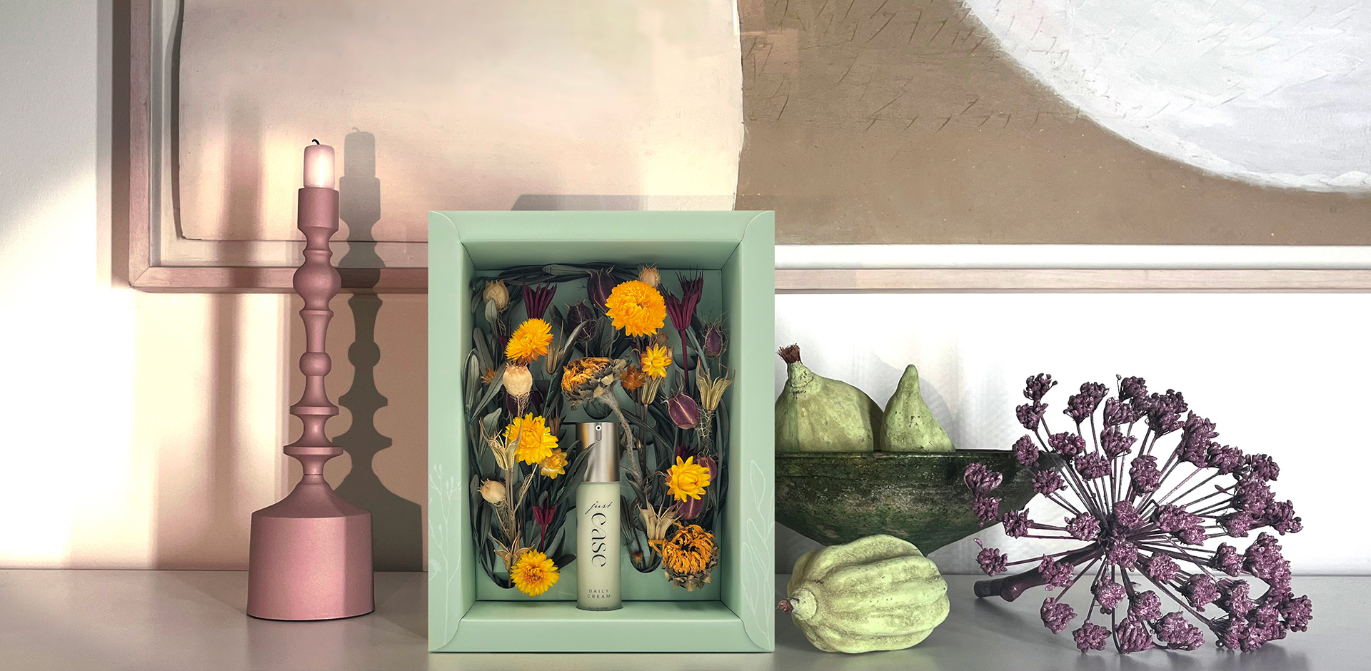 justease Influencerbox mit Trockenblumen by HEY SISTER Packaging Design